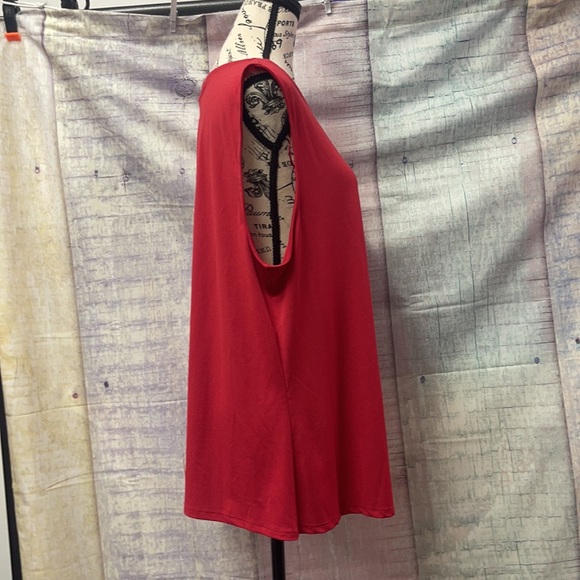 In brand new condition Woman’s Elle top. Size XXL - Picture 4 of 16